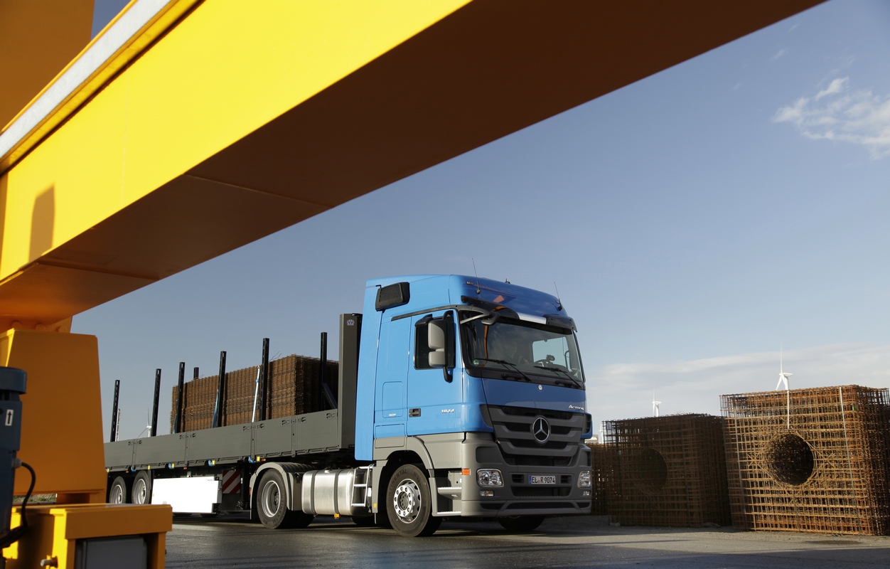 Naczepa do przewozu mat stalowych